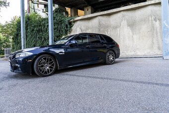 BMW F11 535d 220KW tmavě modrá - 3