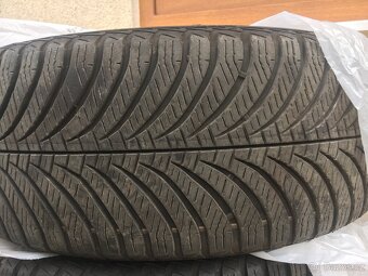Goodyear 205/55 R17 - 3