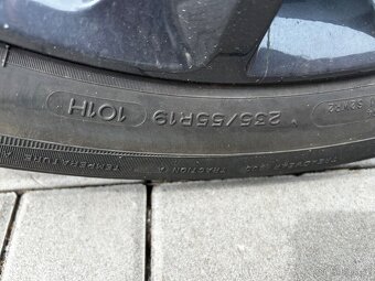Alu kola dodge Challenger 235/55R19 101H - 3