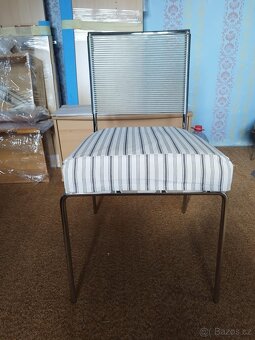 POSTEL S MATRACÍ + 2 ŽIDLE - 3