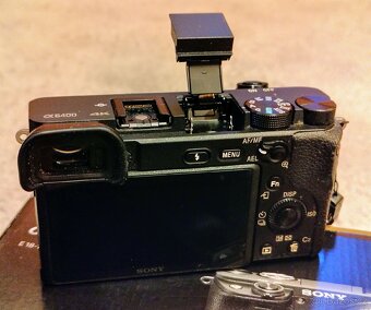 Bezzrcadlovka Sony A6400 s příslušenstvím - 3