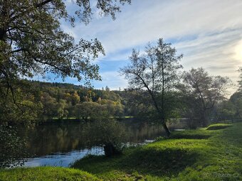 EXKLUZIVNÍ STAVEBNÍ POZEMEK U ŘEKY BEROUNKY 17 000M2 - 3