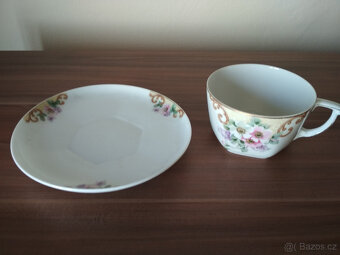 šálek s podšálkem, značený - 3