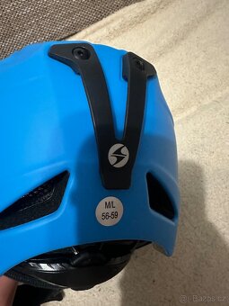 Lyžařské helmy Blizzard a Giro - 3