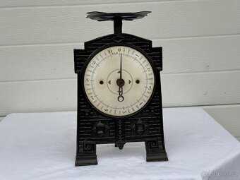 Starožitná zdobená litinová váha kuchyňská - 3