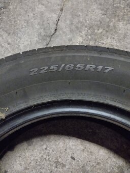 Nexen 225/65R17 DOT4818 - 3
