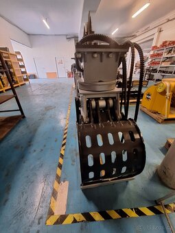 Nabízím demoliční i sortýrovací drapak - 3