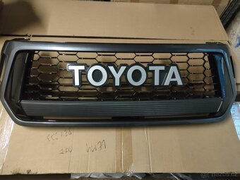 Maska TOYOTA Hilux REVO - 3