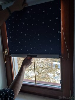 Zatemňovací roleta Roto na střešní okno - 3