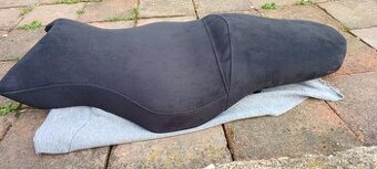 Yamaha MT-10 - alcantara sedlo - 3