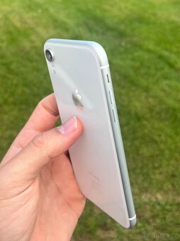 Apple iPhone Xr 64GB - 3
