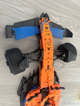 Lego formule 1 42141 McLaren - 3
