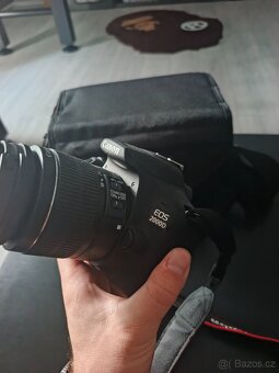 Canon EOS 2000D - 3