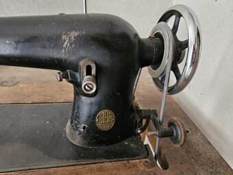 Šicí stroj na kůži - 3
