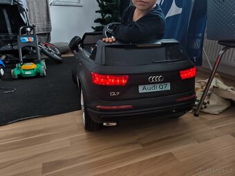 Elektrické autíčko Audi Q7 - 3