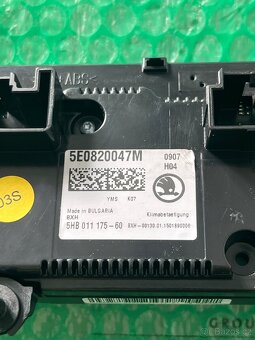 Škoda Octavia 3 / ovládací panel topení a klimatizace / 5E0 - 3