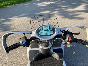 Čtyřkolový elektrický skútr pro seniory Afikim - 3