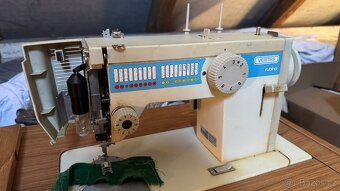 Prodám funkční skříňkový šicí stroj Veritas - 3