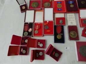 Sbírka  medaile, vyznamenání, odznaky - 3