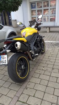 Triumph Speed triple 1050 2012 - 3