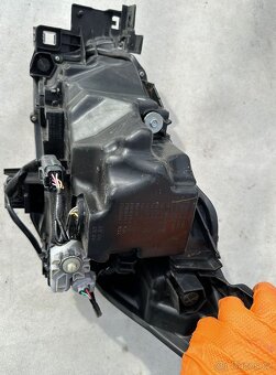 Mazda 2 DD, LED pravý přední světlomet - 3