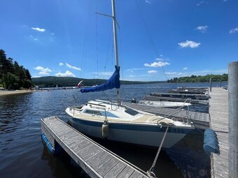Plachetnice Dehler 22 + motor Yamaha 8 HP – připravená na se - 3