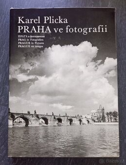 Knihy s fotografiemi Prahy a České koruny - 3