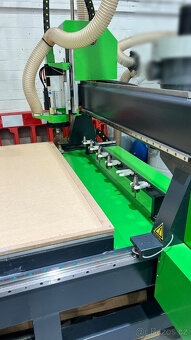 CNC tříosá frézka Mantech Spartan. 6x automatický měnič nást - 3