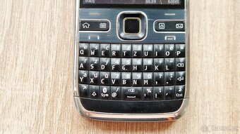 Nokia E72 - 3