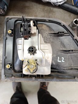 kúpim mechanizmus na zatváranie dveri na vozidlo Scania - 3
