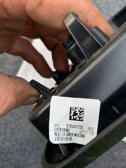 Rámeček levého zrcátka ( Mercedes W167 ) - 3