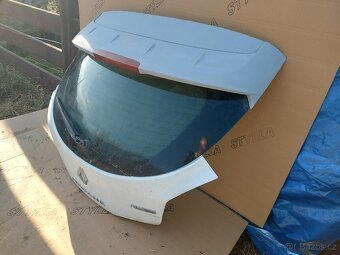 Zadni viko Renault Megane lll RS - 3