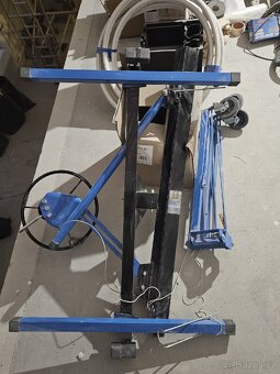 Zbytky ze stavby vč. nástrojů viz. foto - 3