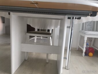 Rozkládací jídelní stůl - 3