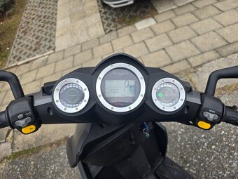 Malaguti F12R Phantom AC 50ccm - 3