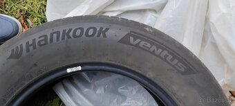 Skoro úplně nové pneumatiky najeto pouze 1000 km - 3