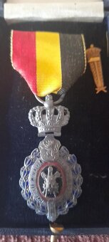 BELGICKÉ VYZNAMENÁNÍ PRÁCE II. TŘÍDY ZALOŽENO 1948 - 3