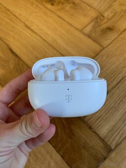 Bezdrátová sluchátka T-mobile bílá - 3