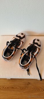 Oranžové dívčí vzorované tenisky Vans - 3