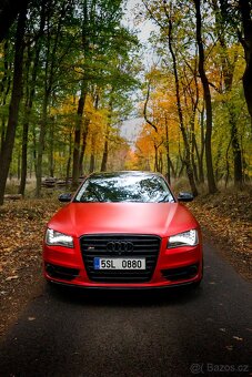 Audi S8, V8 382 kW (520 koní) - 3