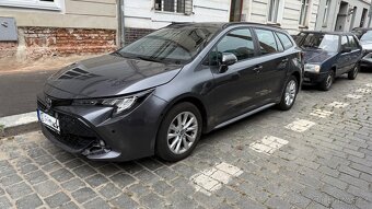 Toyota Corolla 2023 21,400 km 1,8 hybrid 499,000 Kč - 3