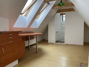 Pronájem bytu 1+kk, Pernštýnská, Pardubice, ev.č. 00652 - 3