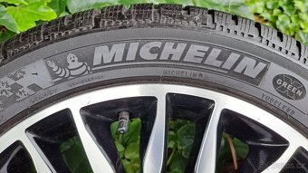 Mercedes Benz V (W447) original 18” alu disky na Michelin Pi - 3