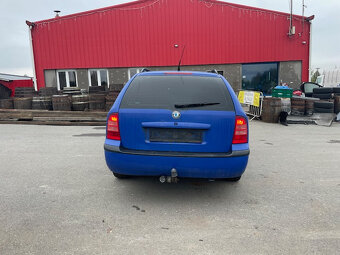 Škoda Octavia combi I na NÁHRADNÍ DÍLY - 3