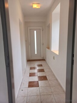 🏡 Pronájem prostorného bytu 3+1 včetně zahrádky - 3