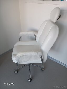 Prodám kosmetické otáčecí křeslo na kolečkách - 3