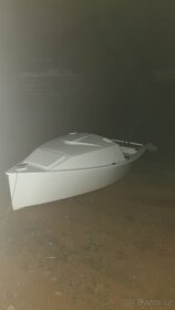 Kajutová loďka s 4hp motorem - 3