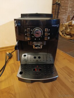 Kávovar DeLonghi magnifica S - 3