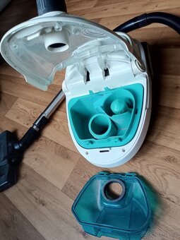 Nefunkční vysavač/zamluvený do 9.1. - 3