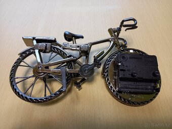 Prodám hodiny ve tvaru kola - 3